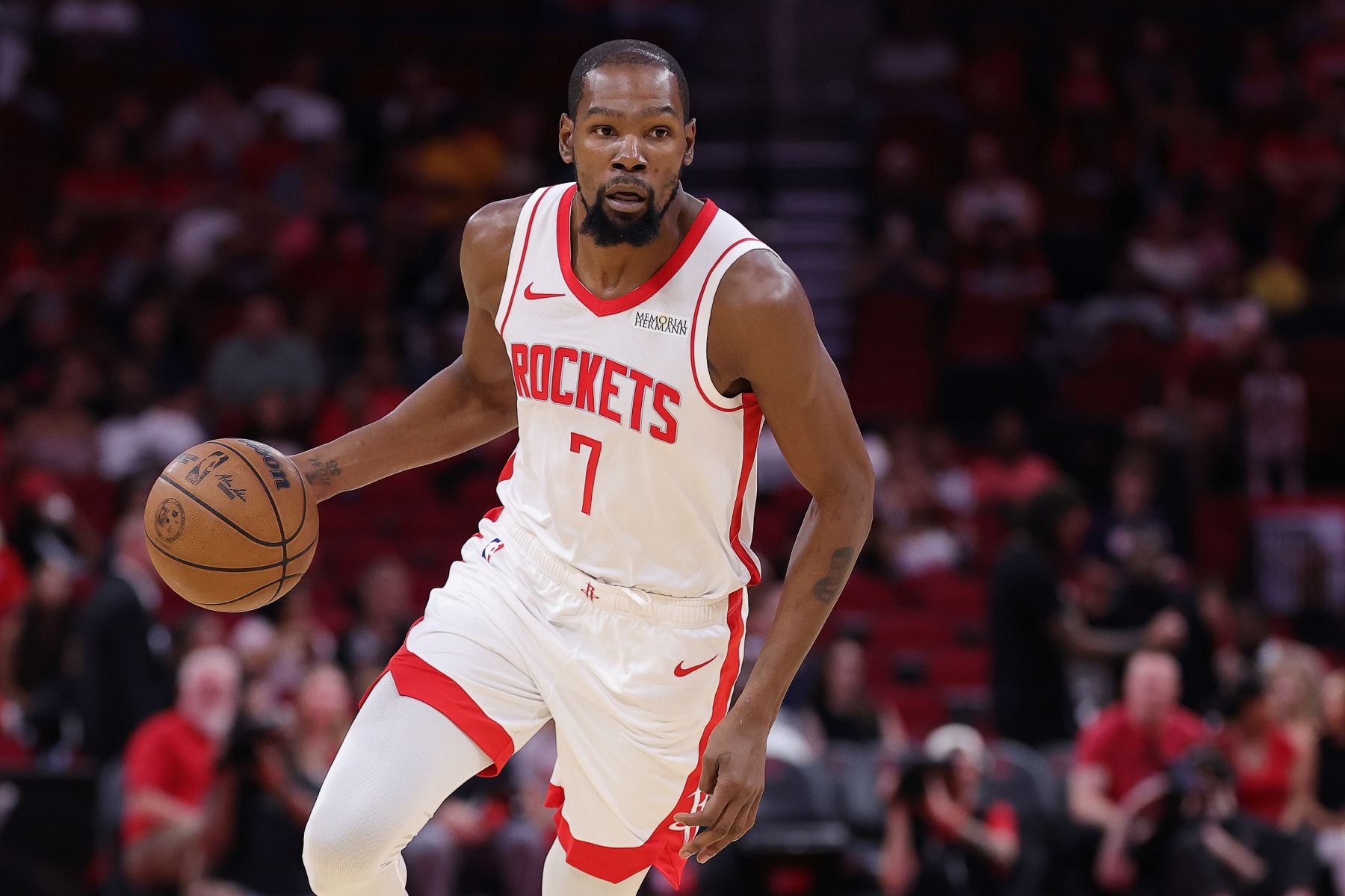 เปอร์เซ็นต์การยิงของ KD ต่อคู่ต่อสู้ในสองเกมคือ 14.3% และเขายิงได้เพียง 3 ประตูใน 21 ครั้งกับคู่ต่อสู้