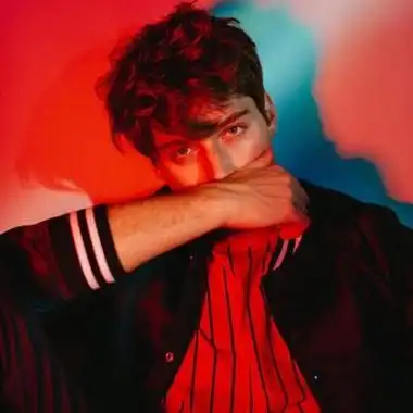 6686体育金牌作者Ernie