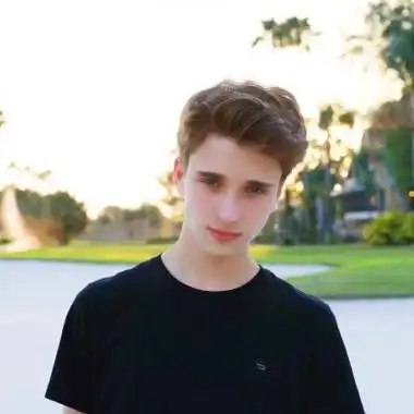 6686体育银牌作者Ezra