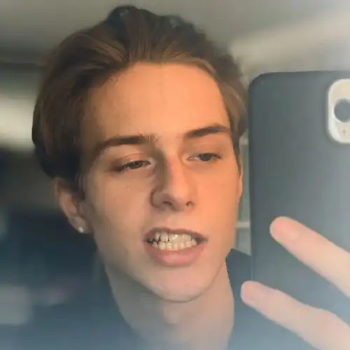 6686体育铁牌作者Irene