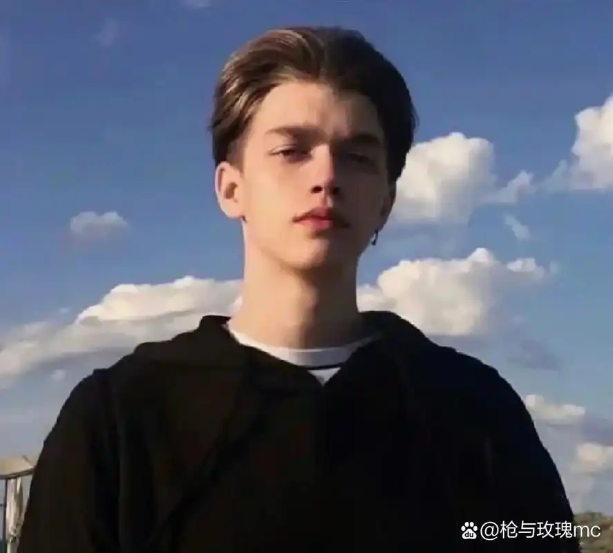 6686体育特邀作者Violetta