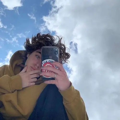 6686体育铜牌作者Howard