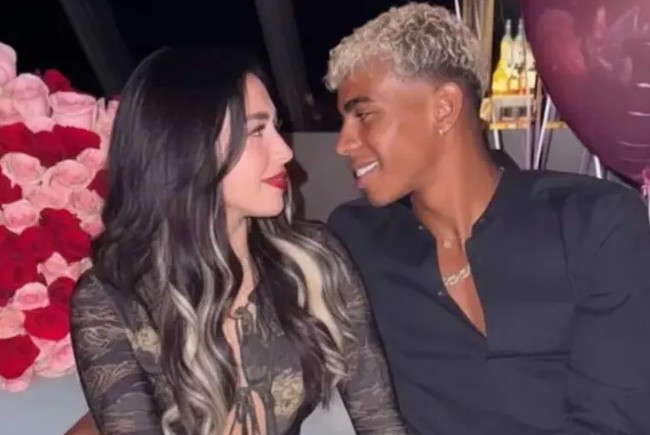 😂คุณกำลังท้องใช่ไหม? แฟนสาวของ Yamal ตอบกลับแฟนๆ อย่างงุ่มง่าม: ยังไม่มี