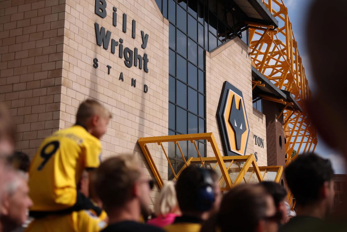 พรีเมียร์ลีกมีส่วนสำคัญต่อการเติบโตทางเศรษฐกิจของสหราชอาณาจักร โดยสร้างรายได้ 9.8 พันล้านปอนด์ในฤดูกาล 23/24