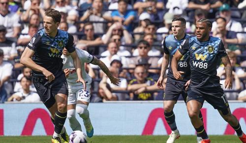 ท็อตแน่ม ฮ็อตสเปอร์ พบ เบิร์นลี่ย์