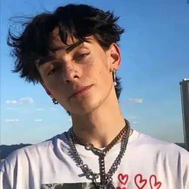 6686体育金牌作者Sebastian