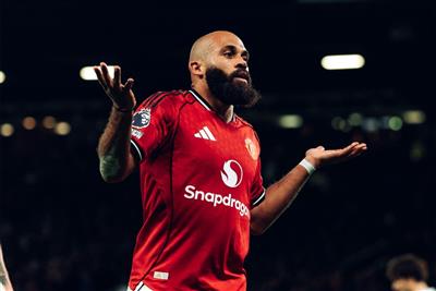 ตารางคะแนนพรีเมียร์ลีกแบบเรียลไทม์ แมนเชสเตอร์ ยูไนเต็ด พลิกสถานการณ์ ลิเวอร์พูล ขึ้นอันดับ 4 ซันเดอร์แลนด์ ขึ้นอันดับ 2